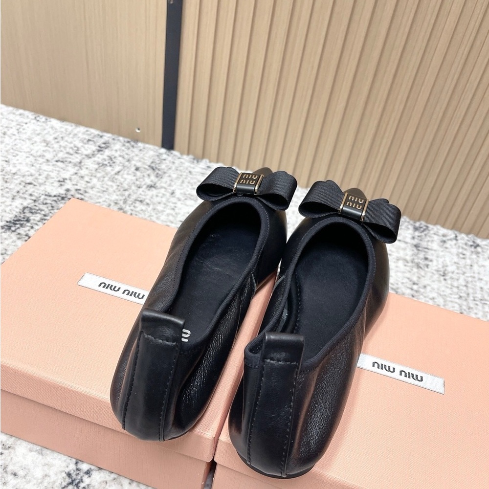 Miu Miu Black Flats with Bow Accent - Picture 3 of 7